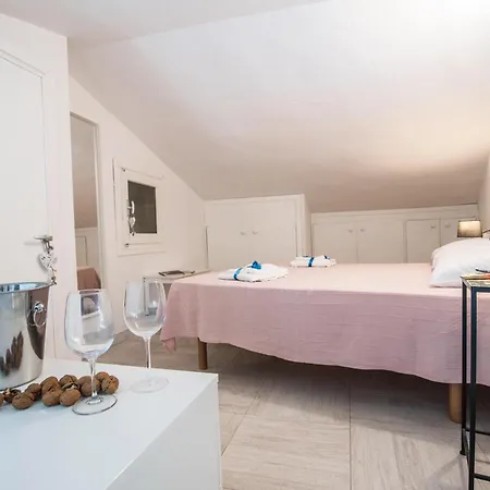 Le Dalie With Shared Pool - Happy Appartamento *